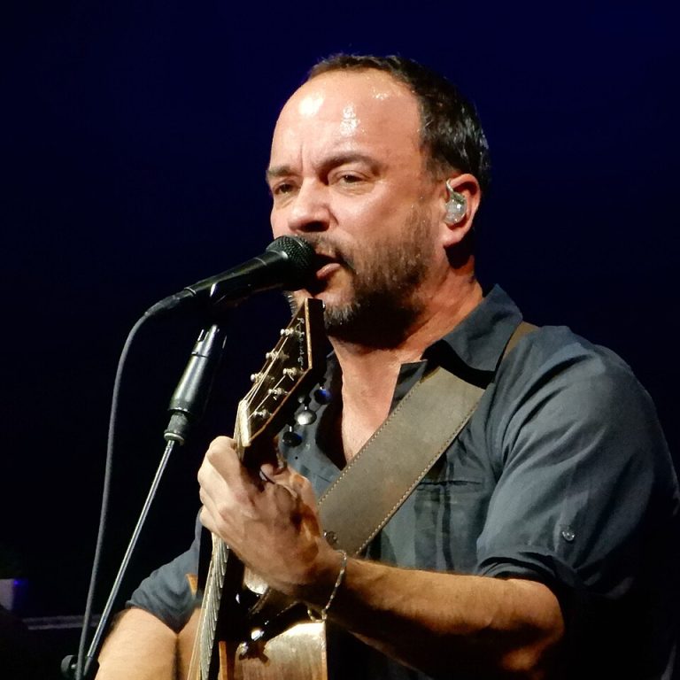 "Dave Mathews in Concert" by slgckgc, licensed under CC BY 2.0, via Wikimedia Commons