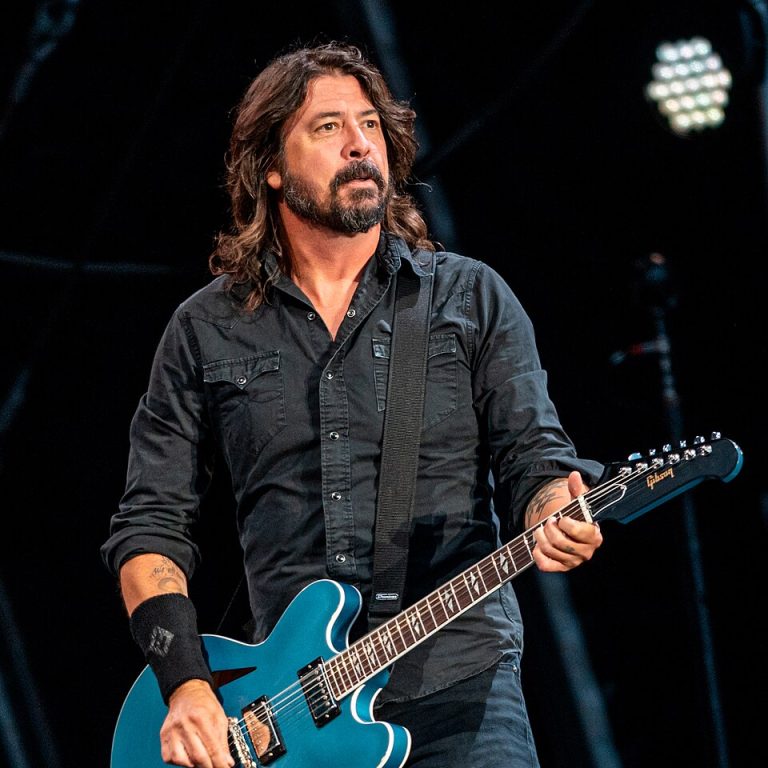"Dave Grohl preforming in Dublin, Ireland" by Raphael Pour-Hashemi, licensed under CC BY 2.0, via Wikimedia Commons